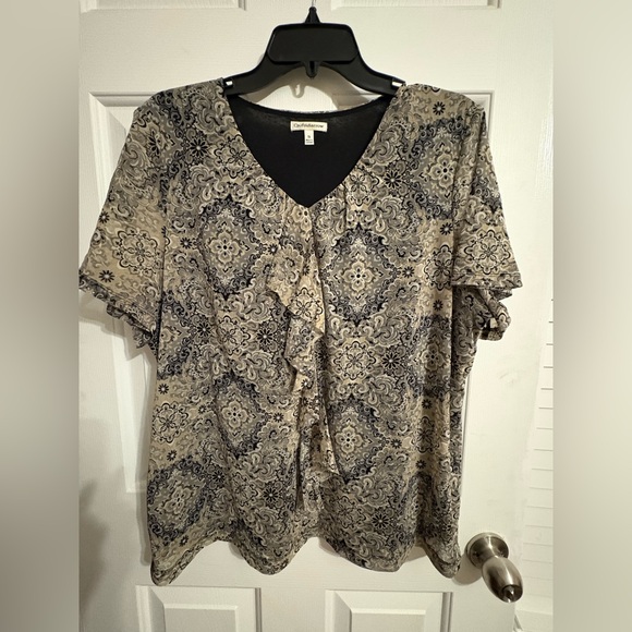 croft & barrow Tops - Croft & Borrow Women's Black and Tan Floral Blouse, Size 1X
